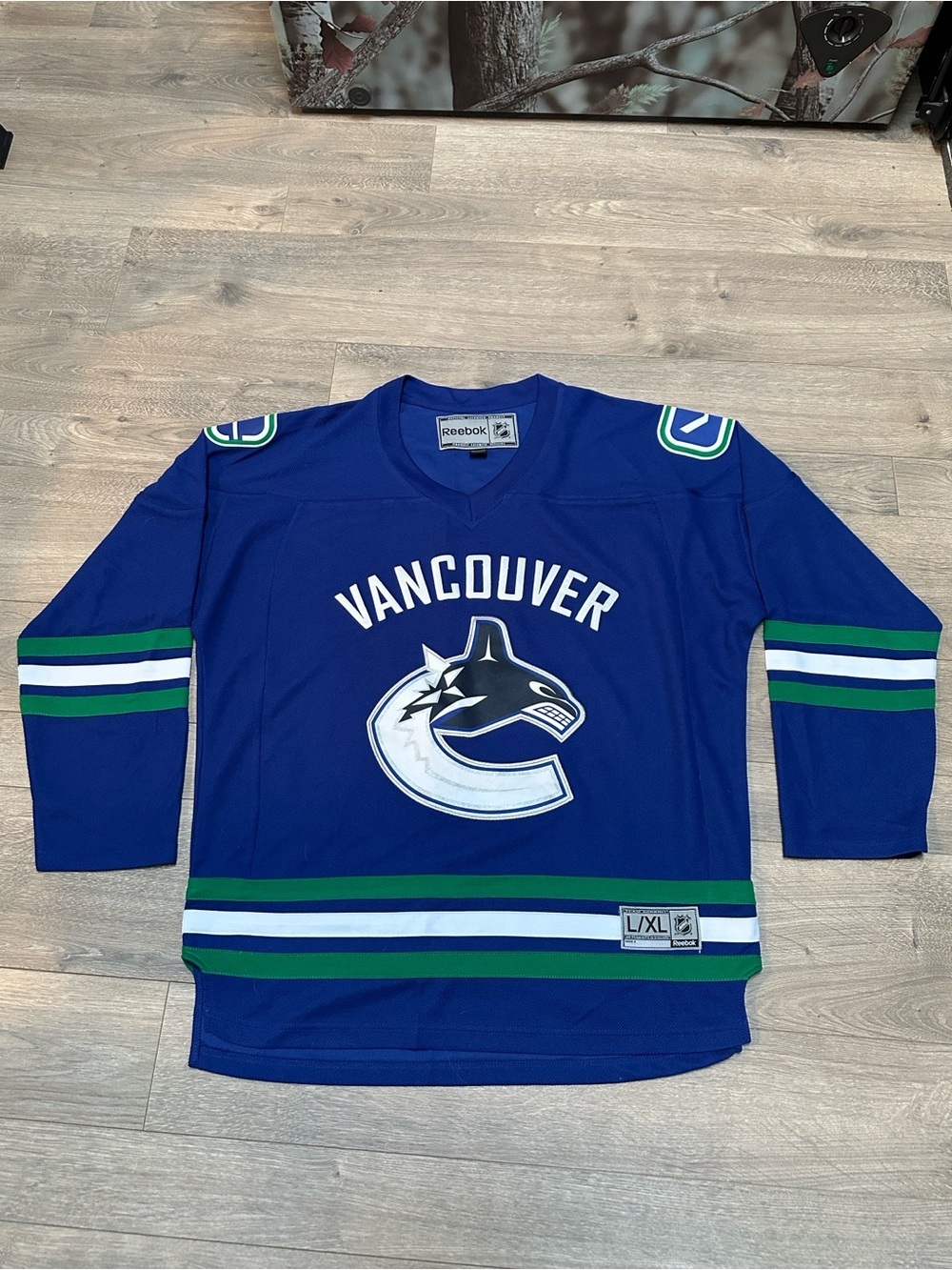 Vancouver Canucks Team Jersey